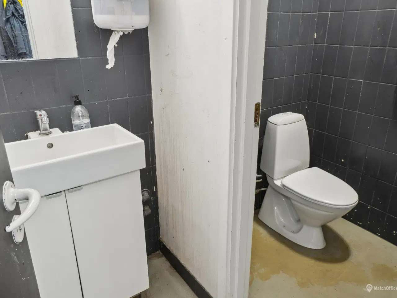 Billede 10 - Højloftet lager med kontor til leje på Amager tæt på E20 og Ørestad