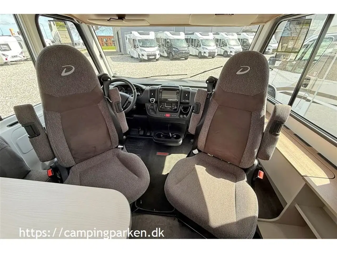 Billede 5 - 2020 - Dethleffs   Sjælden udbudt camper med lave enkeltsenge og badeværelse i hele bagenden
