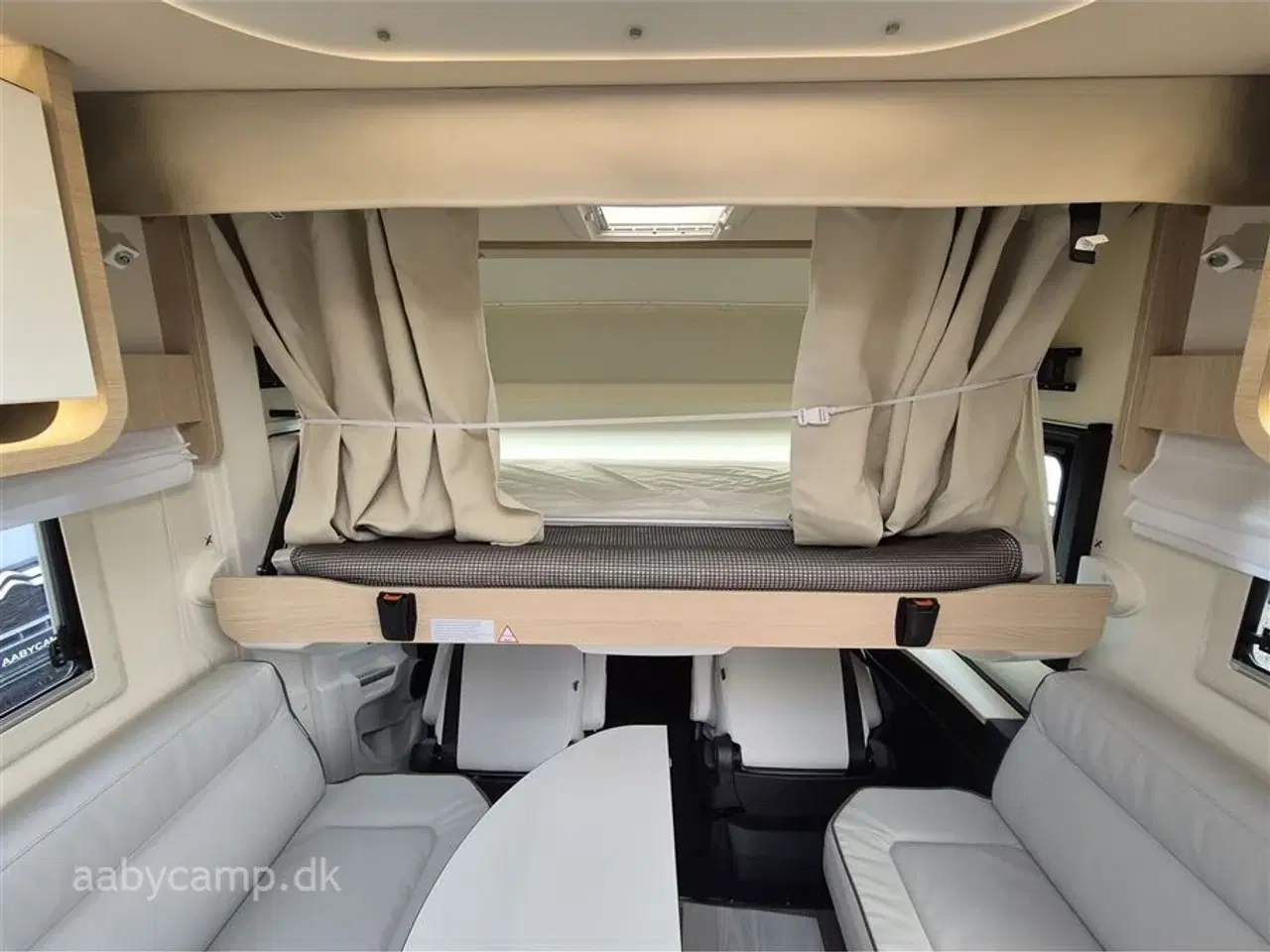 Billede 12 - 2024 - Autostar Prestige I 790 LC   Automatgear. Markise. 200 Ah lithium batteri. 2000w inverter. udvendig gasudtag. A/C. 2x Tv. hæve/sænke cykelstativ på El. Hydrauliske støtteben. Undervognsbehandlet.