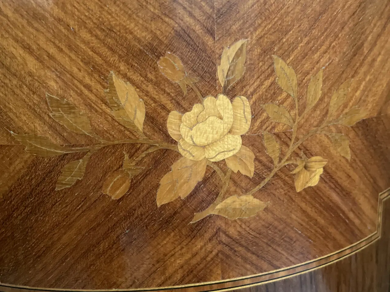 Billede 8 - Meget velholdt vitrineskab 