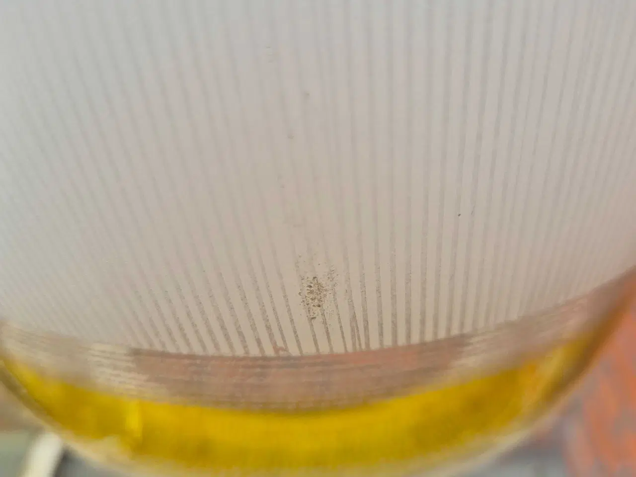 Billede 13 - Smuk glaslampe med gylden ring