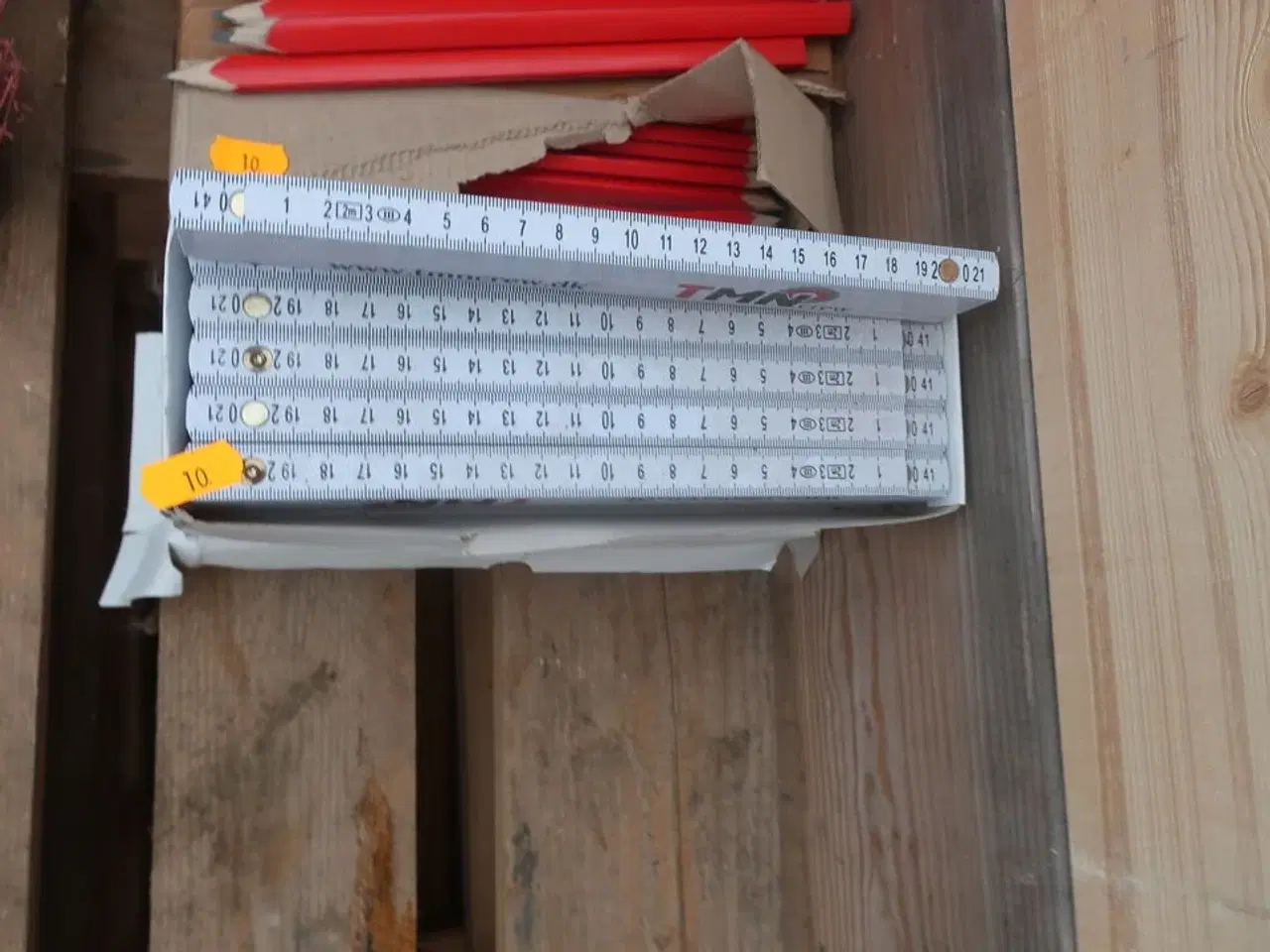 Billede 3 - Tommestokke, blyanter mv.  TMN