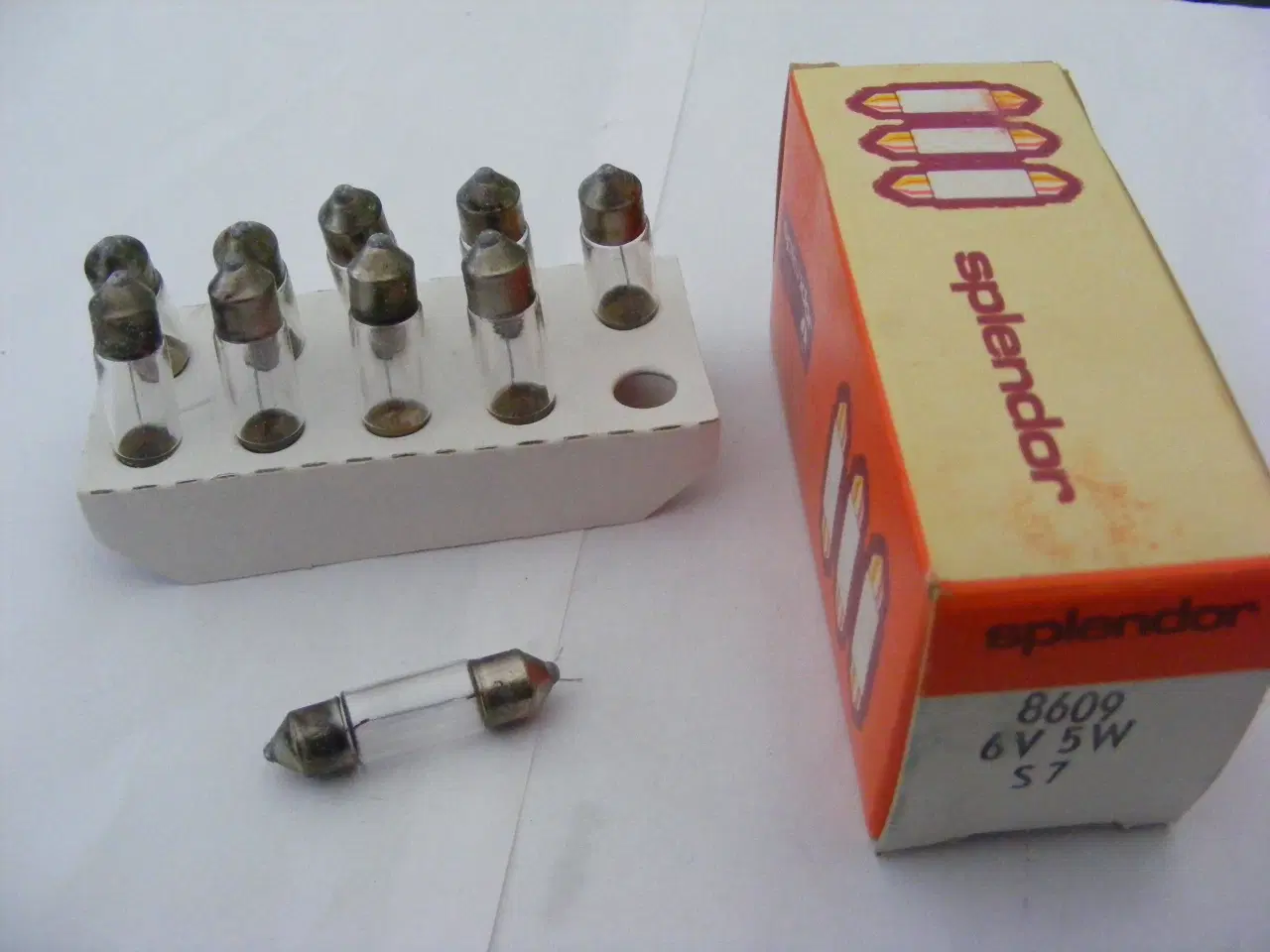 Billede 2 - Pinolpærer 6 volt