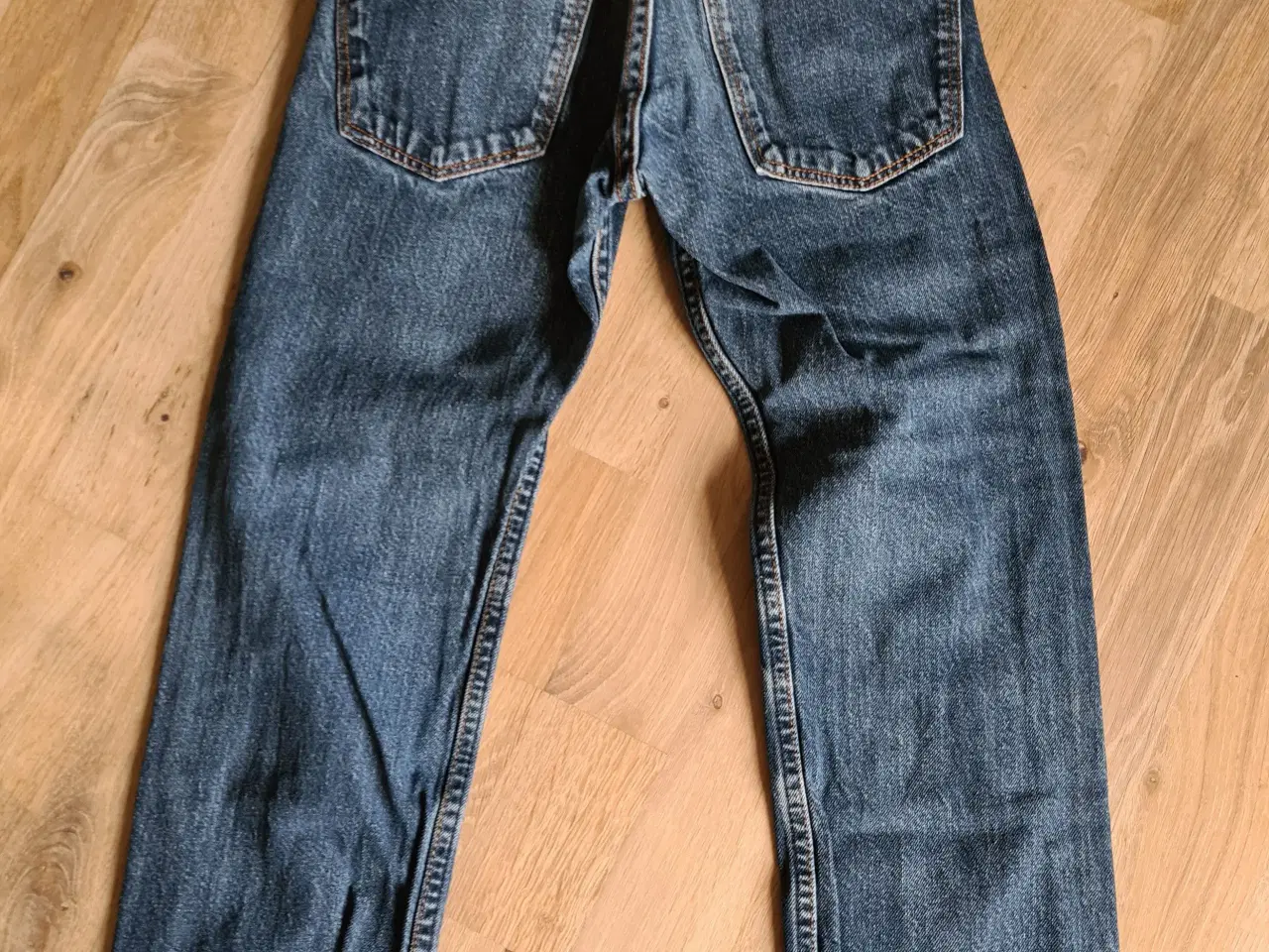 Billede 5 - Næsten nye jeans str 134