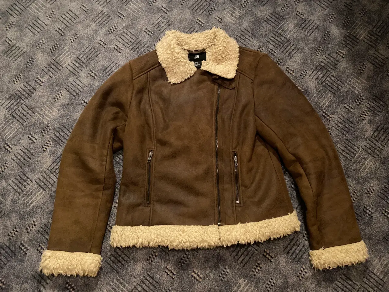 Billede 3 - H&M varm jakke med faux fur foer - 42