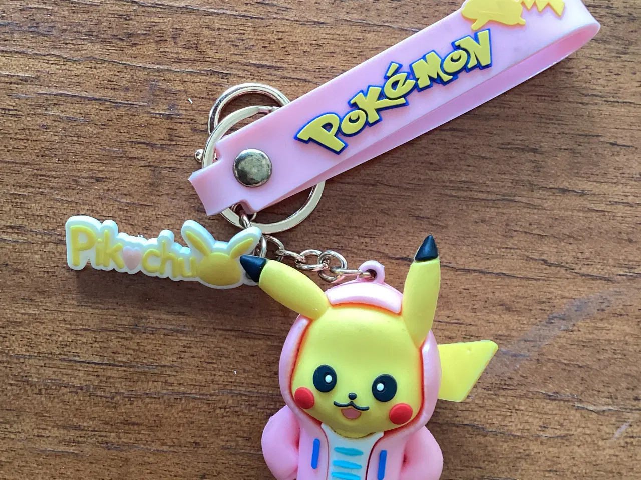 Billede 5 - Pokemon pins og nøglering