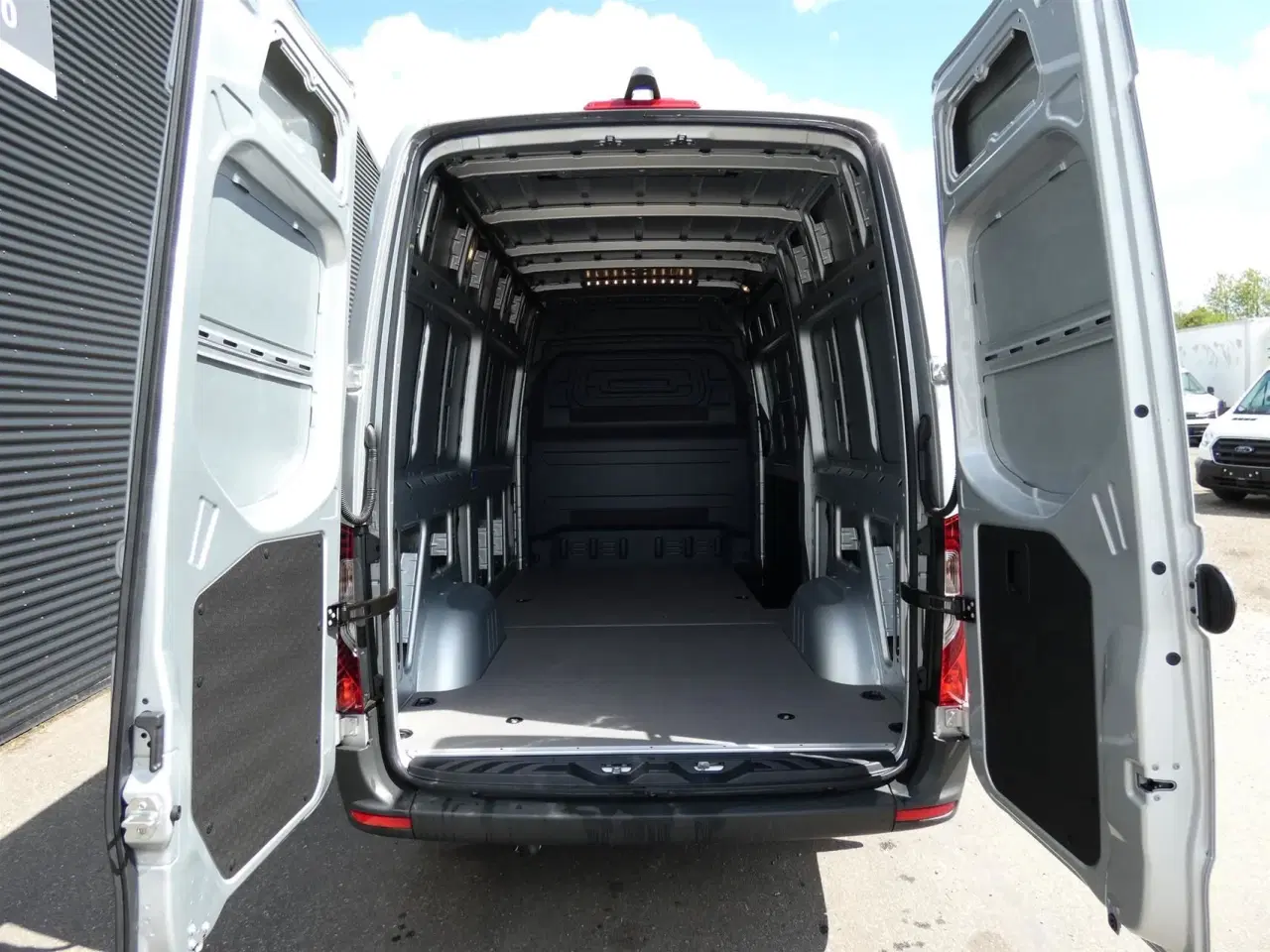 Billede 9 - Mercedes-Benz Sprinter 319 2,0 CDI A2 H2 RWD 9G-Tronic 190HK Van Aut.