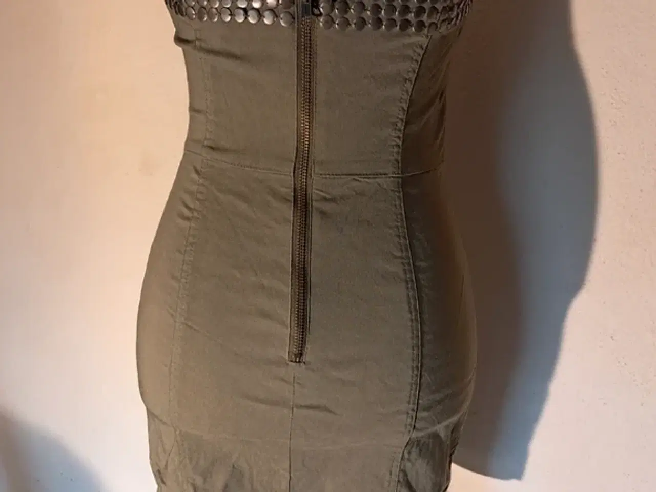 Billede 4 - Divided str. 36 kjole