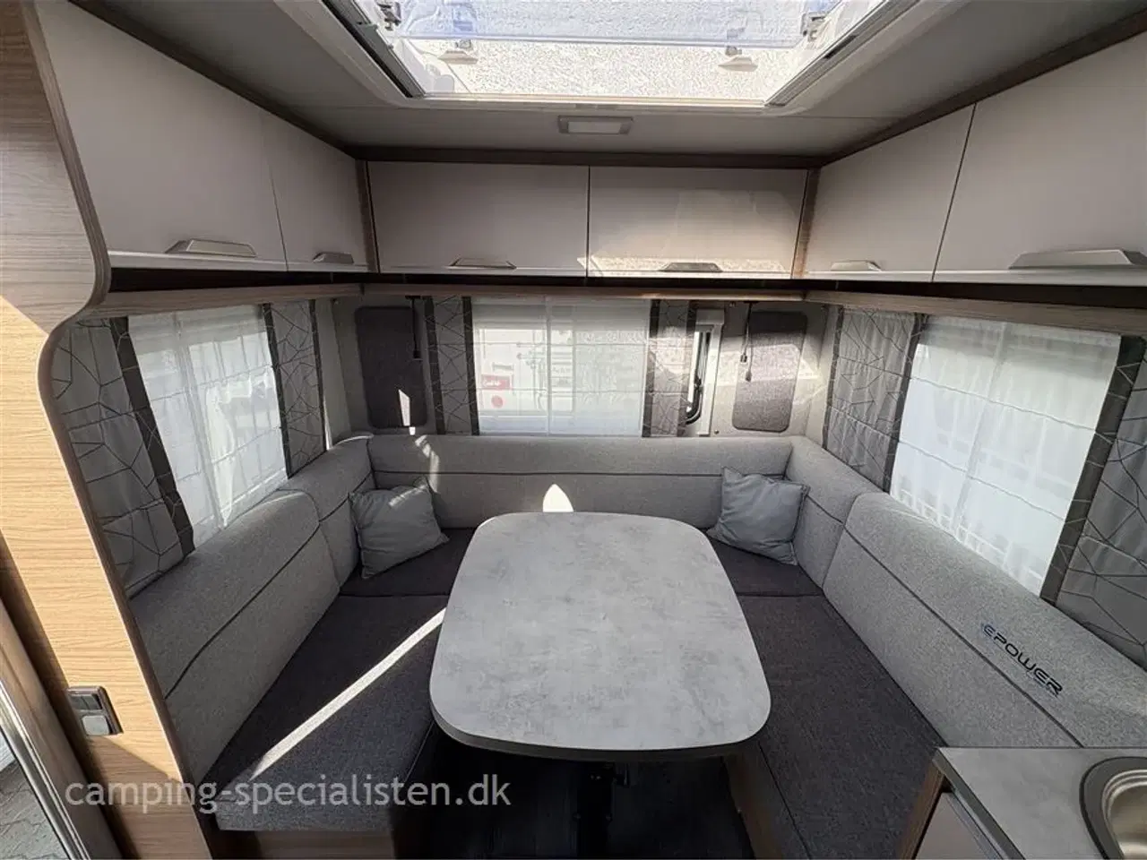 Billede 3 - 2022 - Knaus Sport 450 FU SPORT E POWER SELECTION   Knaus Sport 450 FU E-power 2022 - inkl. Ventura 300 fortelt - kan nu ses hos Camping-Specialisten.dk