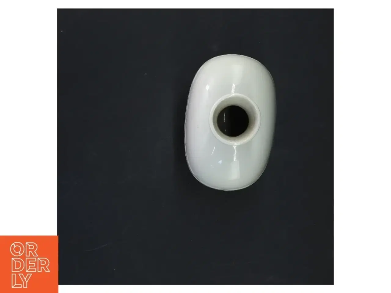 Billede 3 - Hvid keramisk vase fra B&G (str. 15x9 cm)