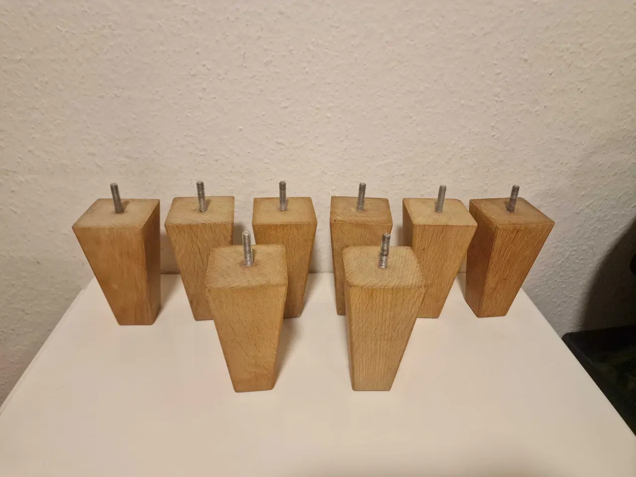Billede 2 - 8 stk massive egetræs møbelben 15 cm 