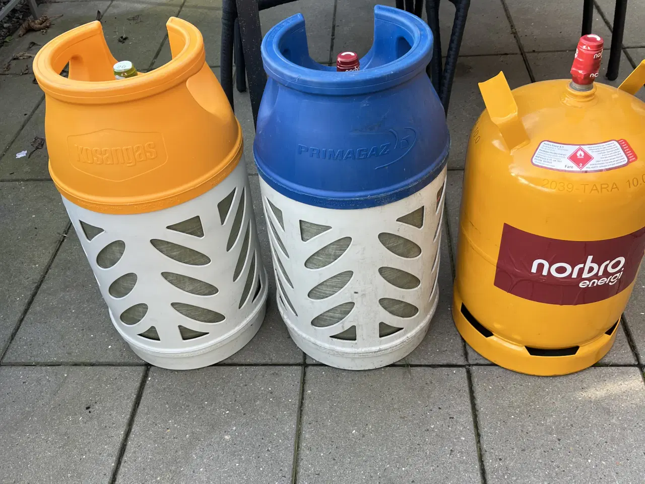 Billede 1 - Gasflasker fulde/plomberede