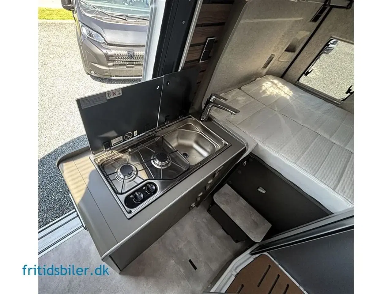 Billede 7 - 2024 - Hymer  140 Hk   Hymer Ayers rock top modellen af Hymers campervan på KUN 541 cm.