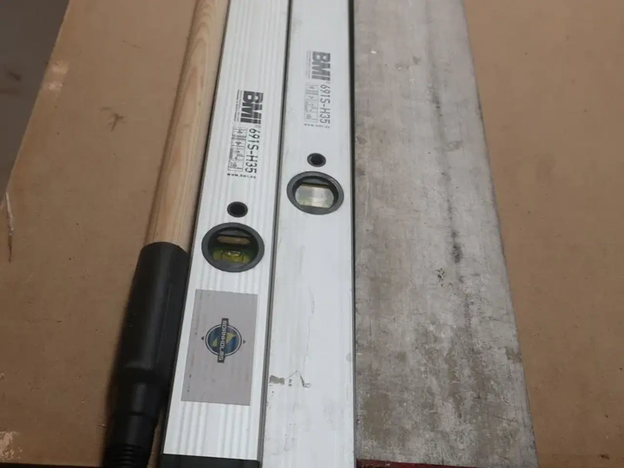 Billede 2 - 2 stk. vaterpas, retteskinne og kosteskaft