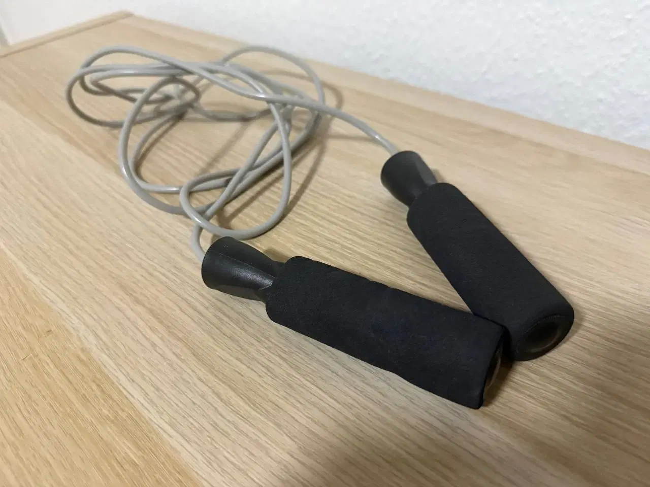 Billede 1 - Sjippetov med skumhåndtag