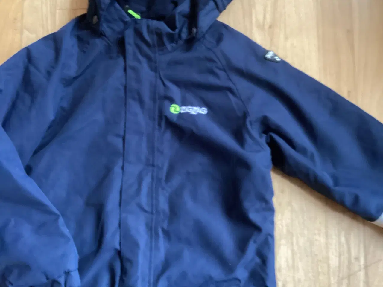 Billede 3 - Flyverdragt fra ZigZag, str. 122-128