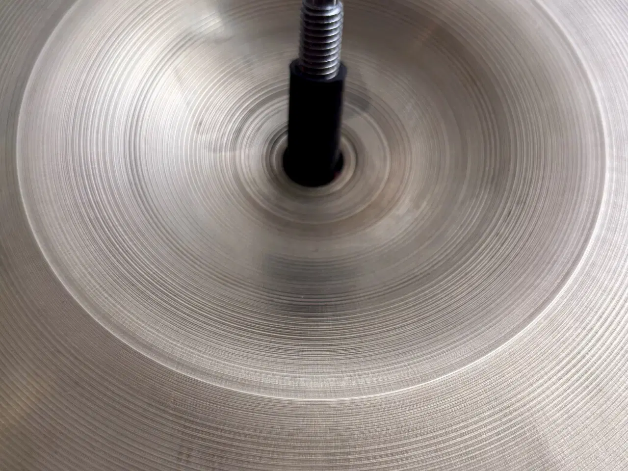 Billede 5 - SOLGT 17" bækken Zildjian K-Series Dark Thin Crash