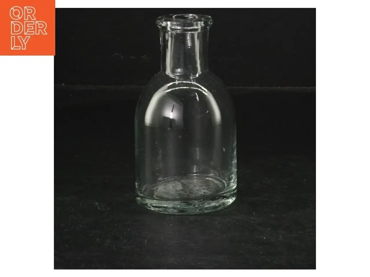 Billede 2 - To små glasflasker (str. 11 cm. 2 styk)