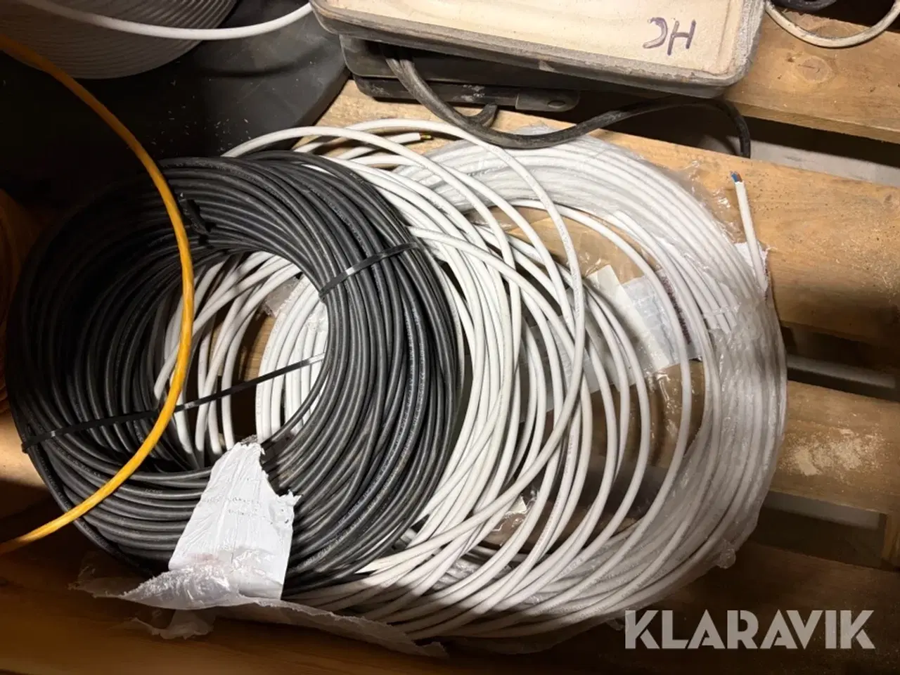 Billede 8 - Diverse tasker, lamper og ledninger 3 tasker, 3 lamper og 4 ledninger