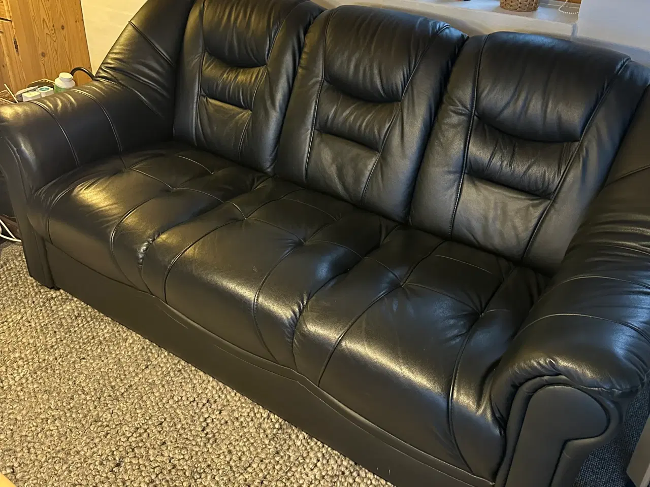 Billede 2 - Sort lædersofa 