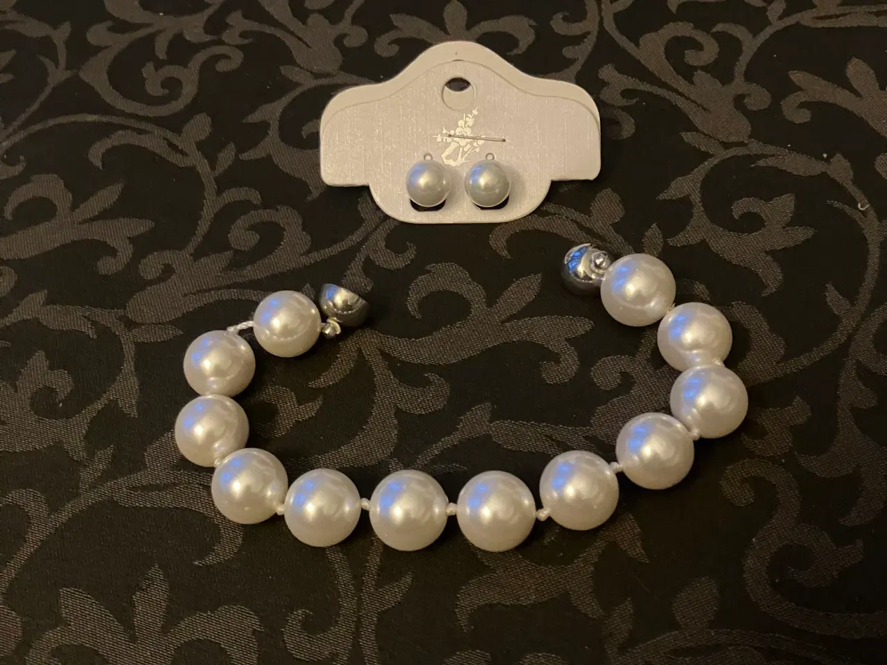 Billede 1 - Perle øreringe + armbånd
