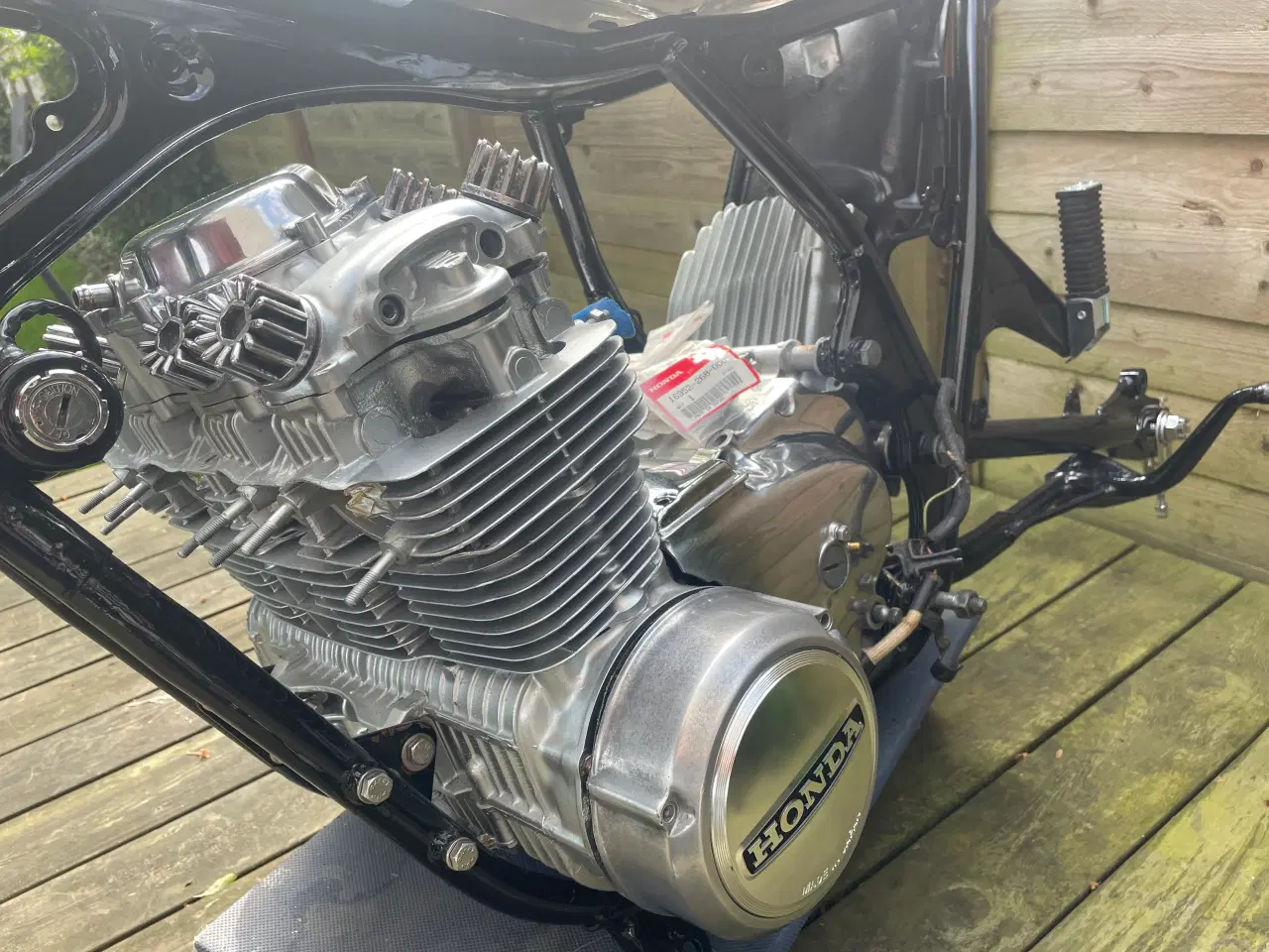 Billede 3 - Motor på stel