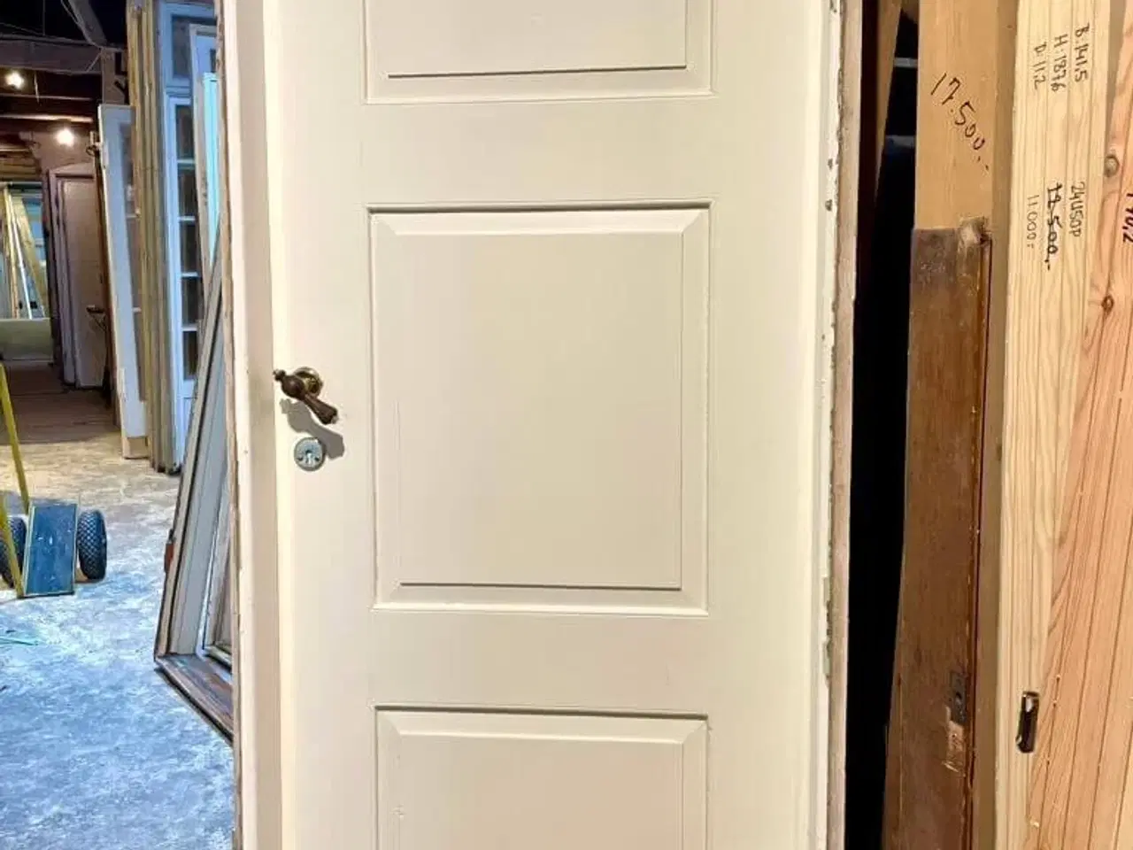 Billede 2 - Original, lav bondehusdør m. karm