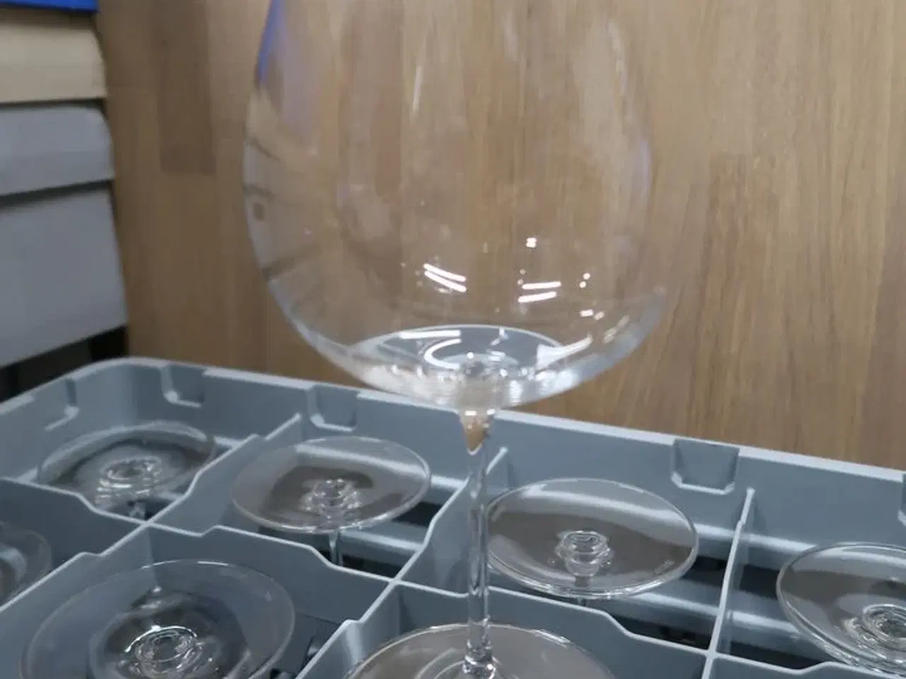 Billede 7 - Div. Glas i opvaskebakker bla. RIEDEL m.m.
