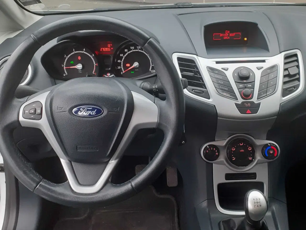 Billede 5 - Flot Ford Fiesta Årg.2012' Benzin..