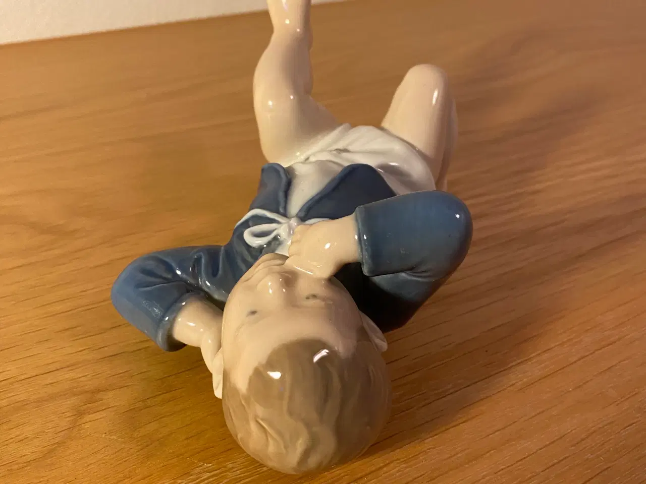 Billede 2 - Royal Copenhagen baby som ligger på ryggen 4669