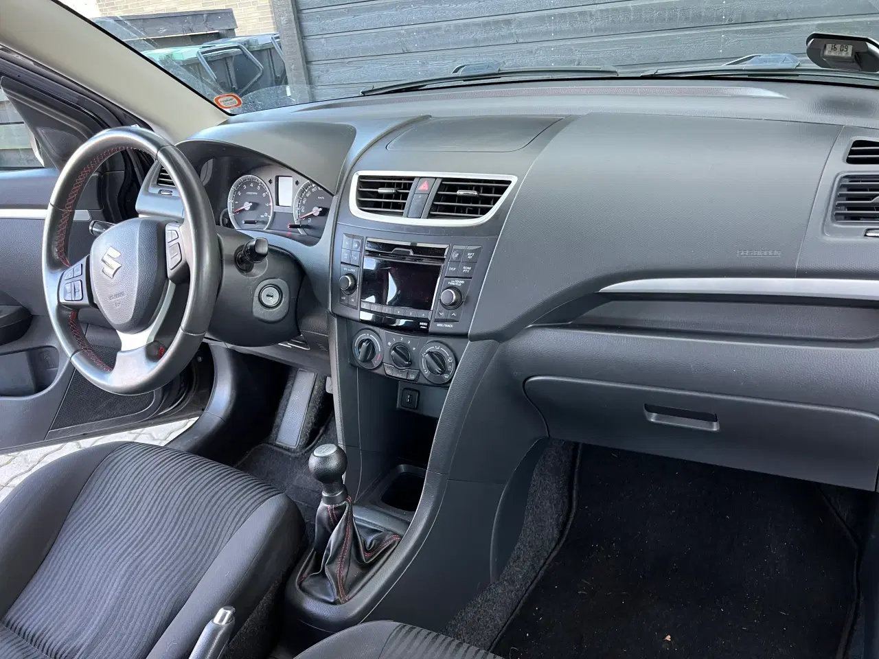 Billede 3 - Suzuki Swift 1,2 16V Young 94 HK 5d - 2013