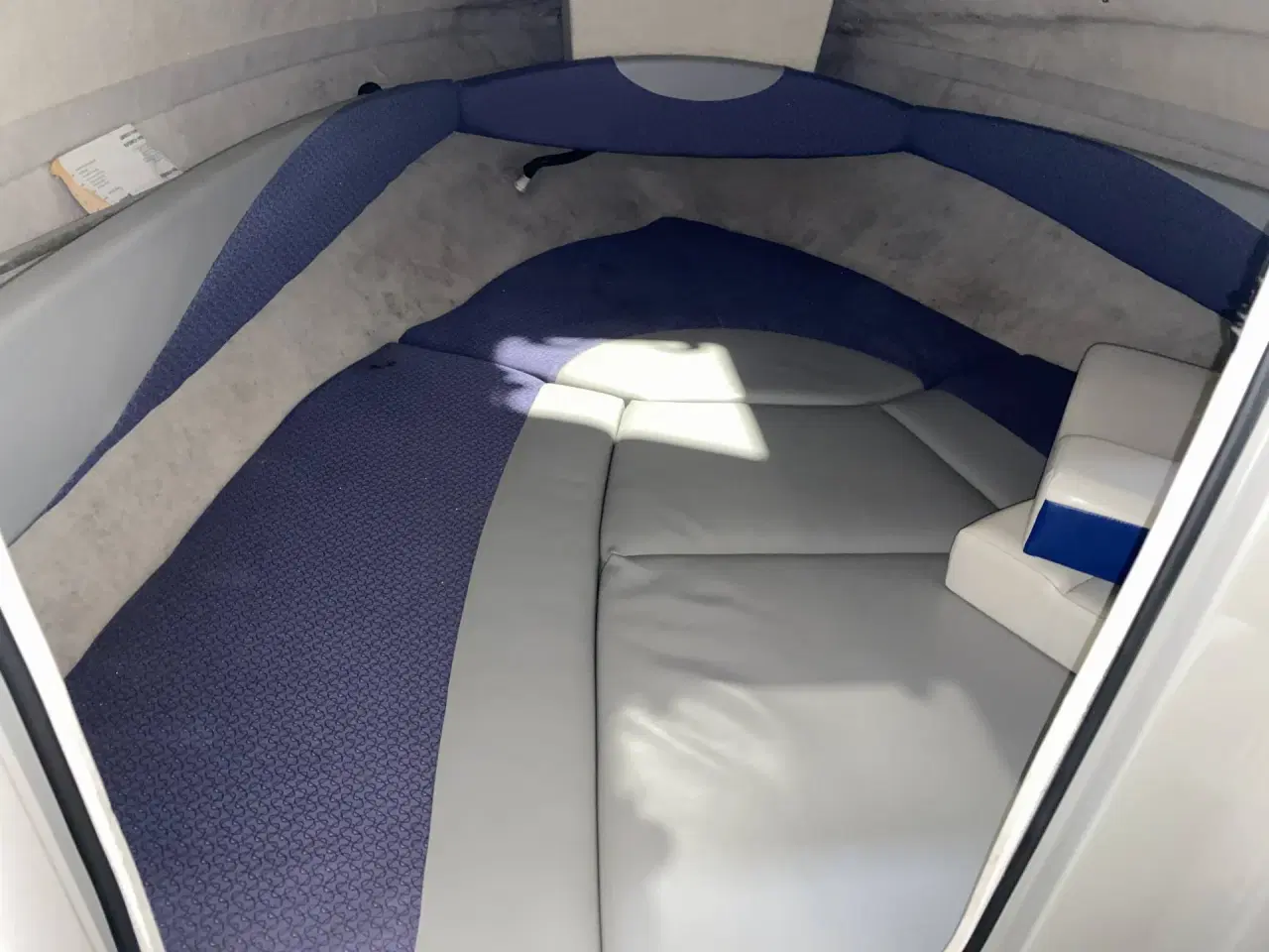 Billede 6 - Bayliner Capri 212 - 260 HK Mercruiser 5.0L/Udstyr