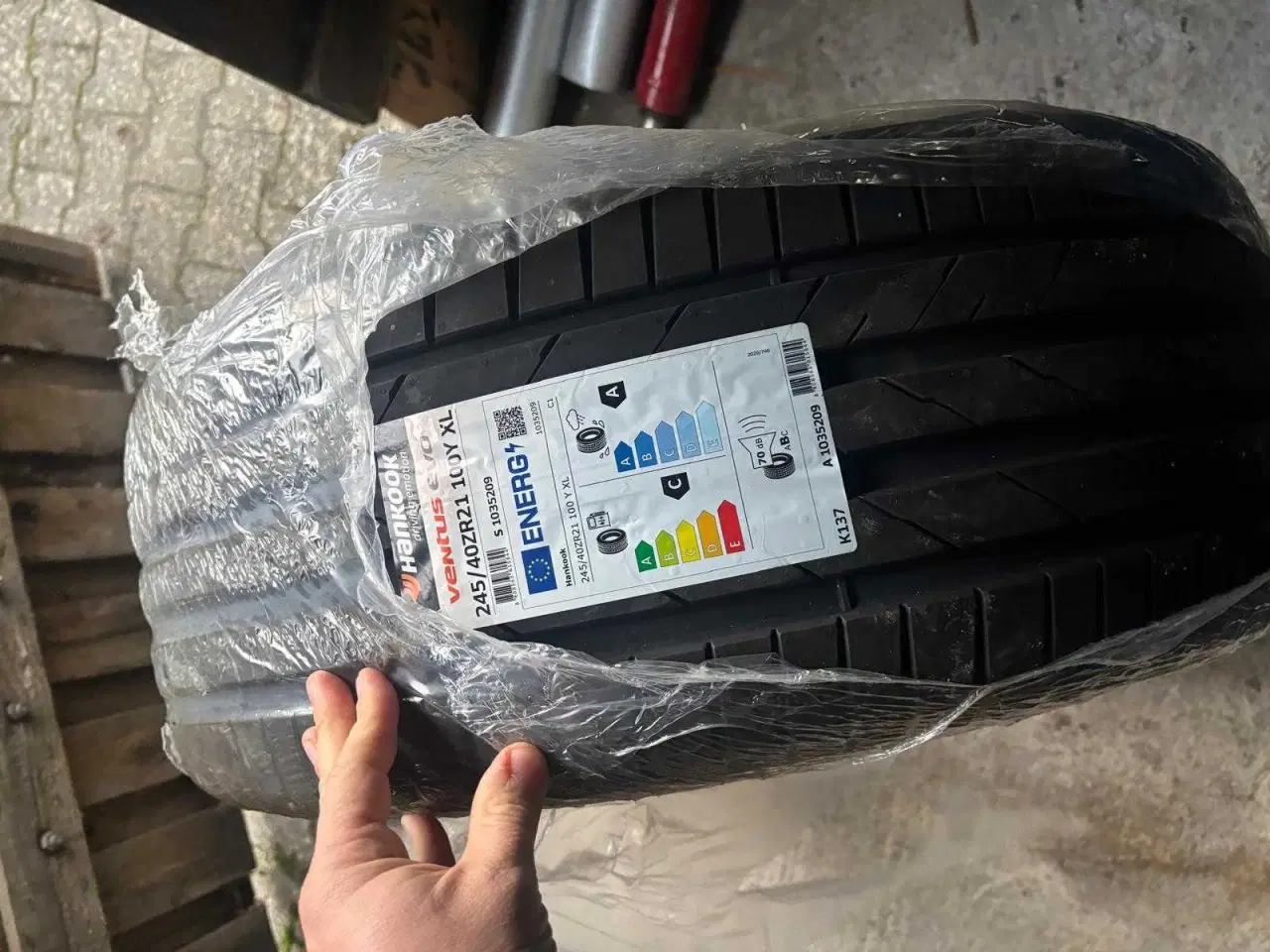 Billede 1 - Helt nyt hankook 245/40R21 100Y