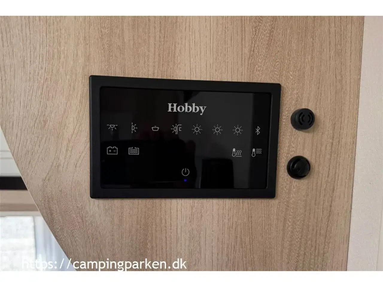 Billede 13 - 2024 - Hobby De Luxe 495 WFB   Næsten ny med meget udstyr, mover og tagmonteret markise. Ny pris over kr. 330.000
