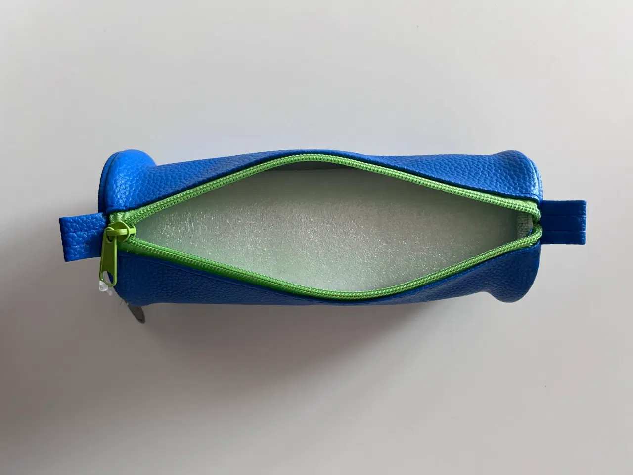 Billede 3 - Rundt penalhus i kunstlæder, NY!