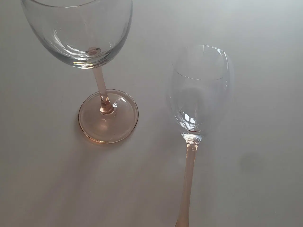 Billede 6 - Lyserød Luminarc vinglas