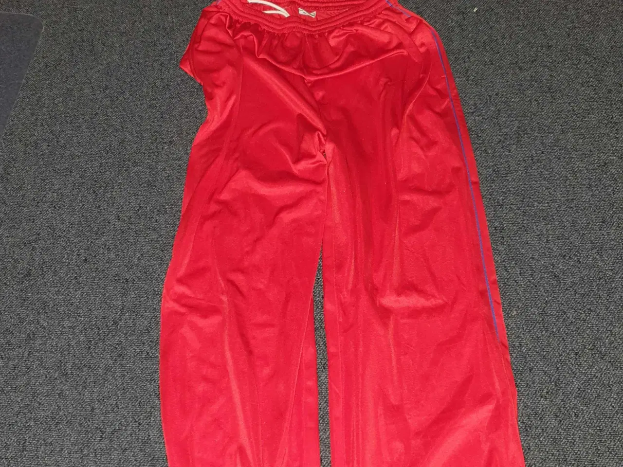 Billede 1 - Vintage/ retro  træningsdragt 