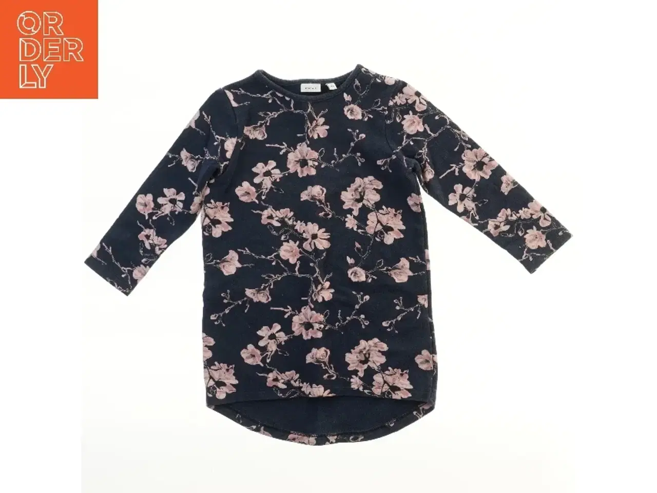 Billede 1 - Blomstret langærmet kjole fra Name It (str. 104)