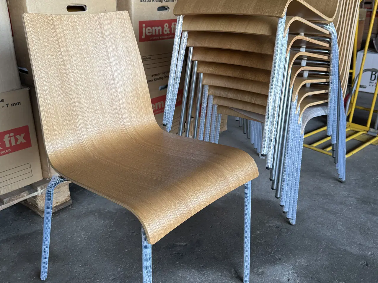 Billede 2 - 10 stk. nye Cafe VII Stole i formspændt finer