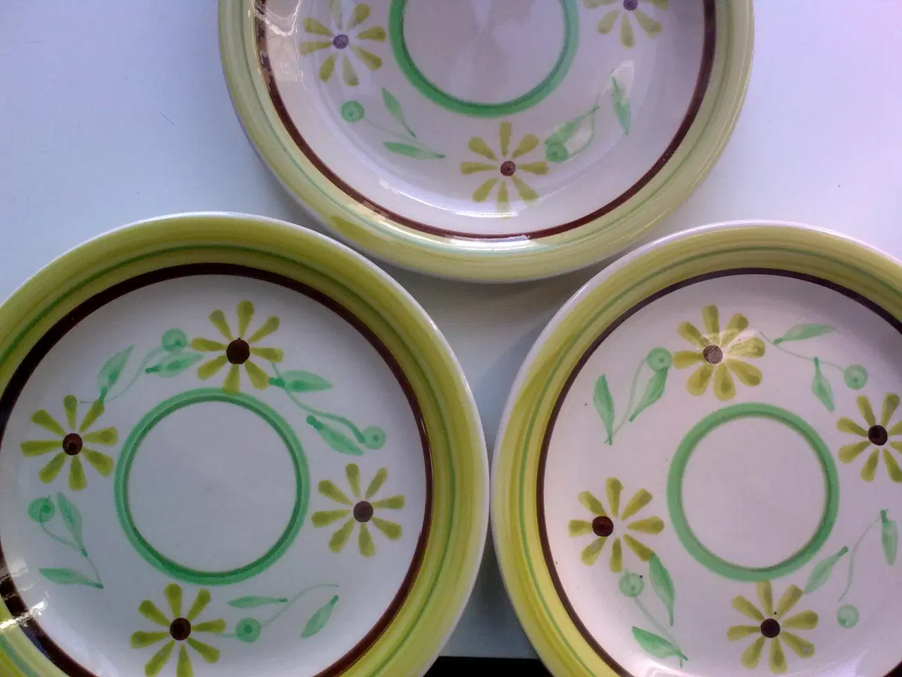 Billede 2 - Keramik håndmalet fad tallerken 3 stk. grøn tema