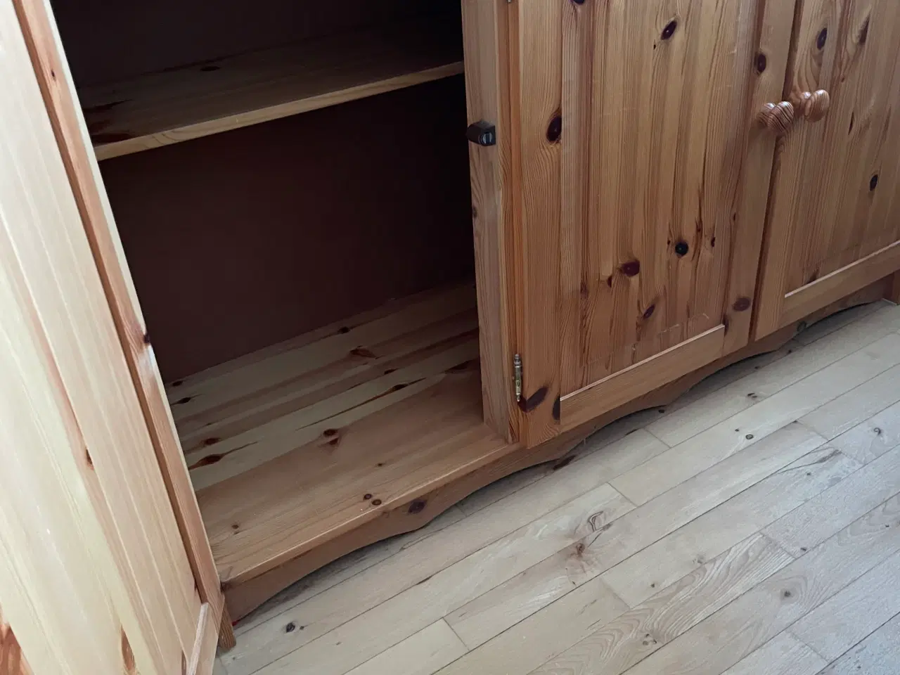 Billede 3 - Reol /underskab