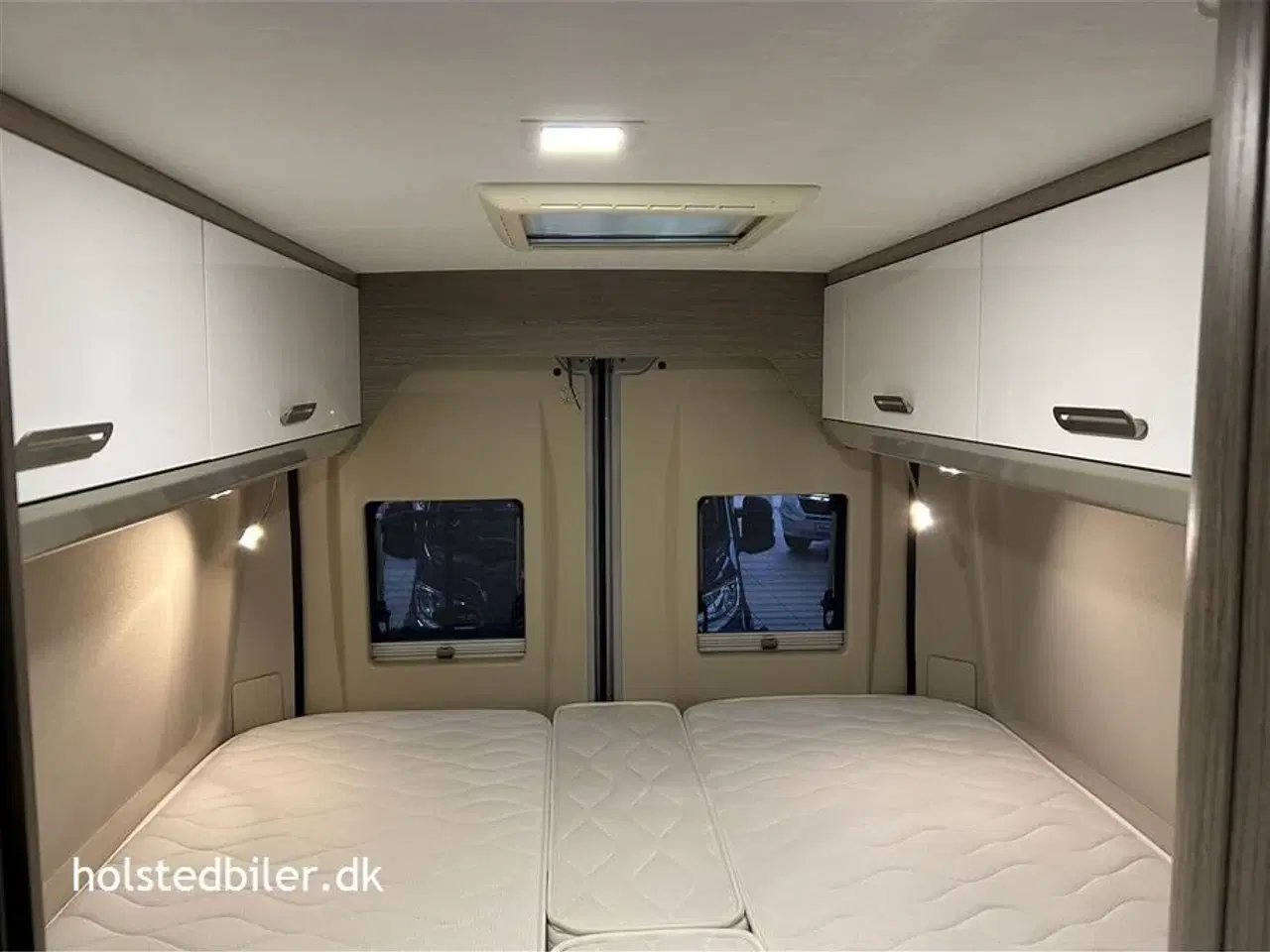 Billede 16 - 2019 - Chausson Twist V697   2 senge og udstyr