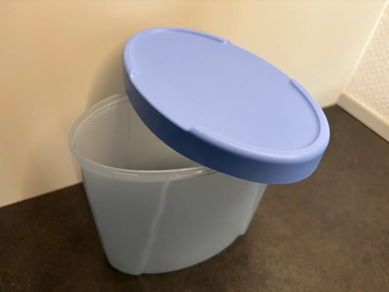 Billede 2 - Tupperware beholder
