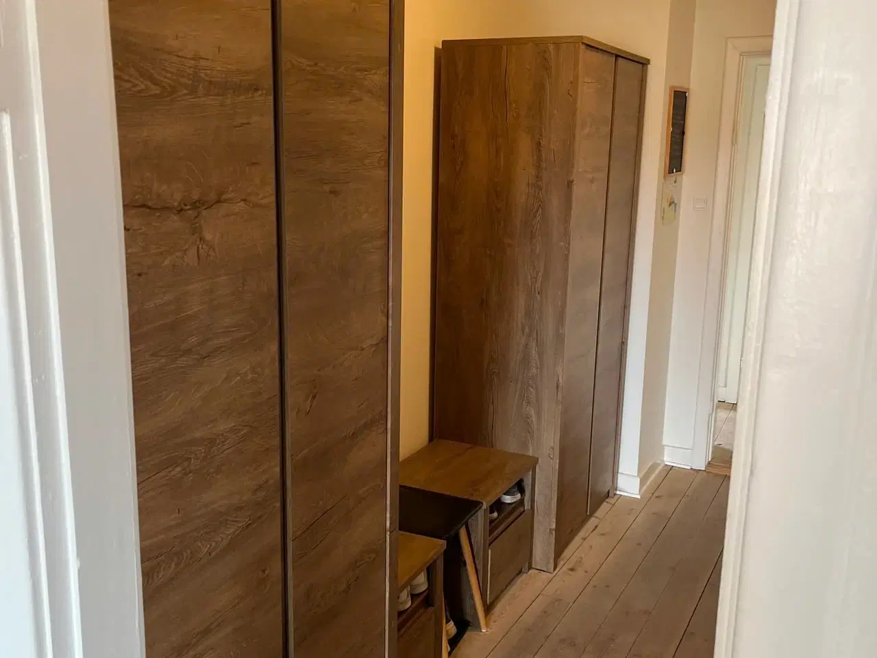 Billede 2 - Garderobeskabe