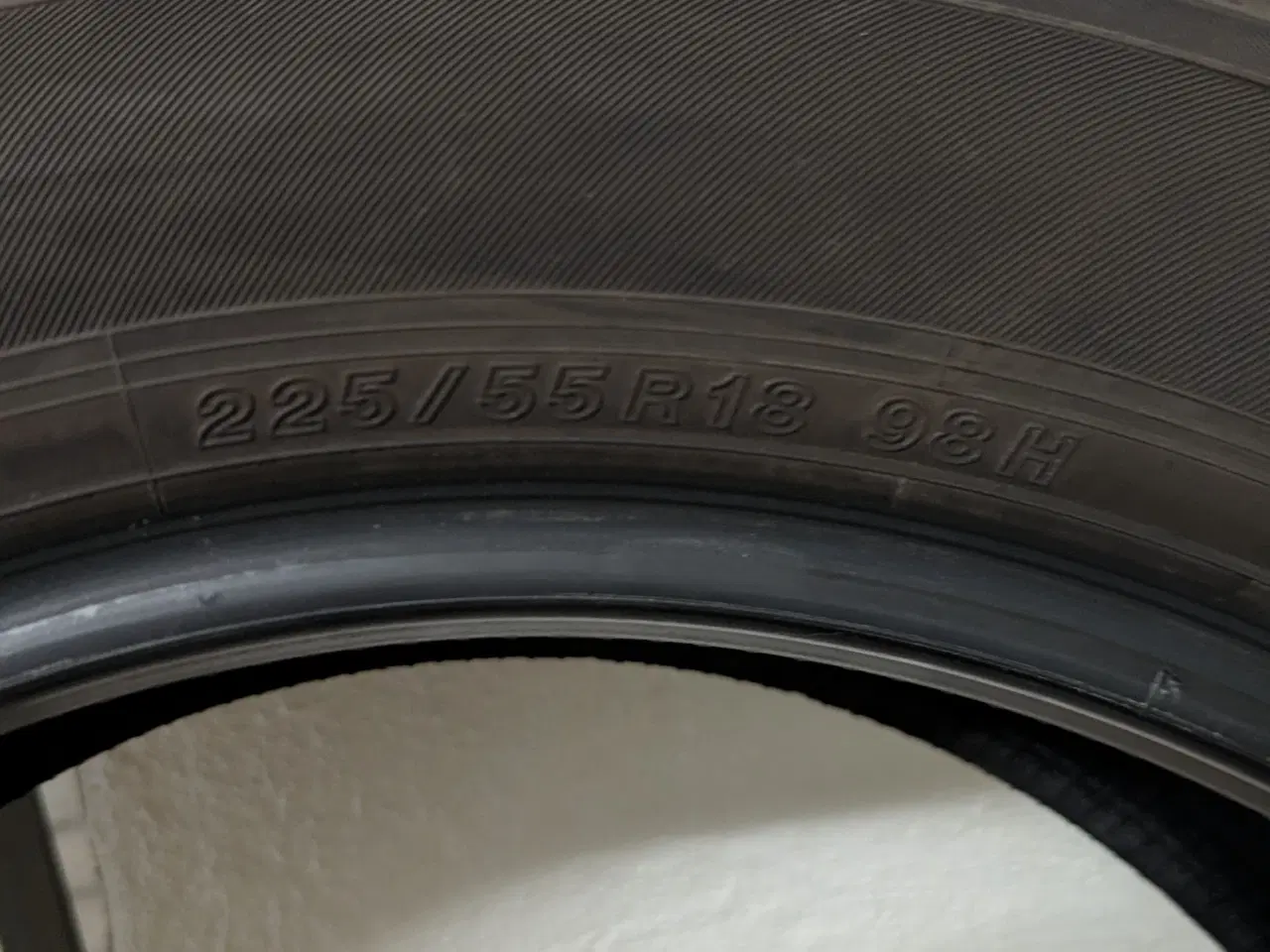 Billede 4 - Sommerdæk Yokohama 225/55 R18