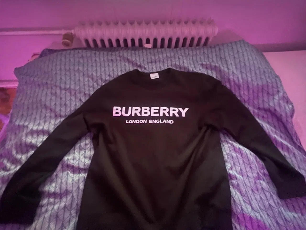 Billede 3 - Buberry trøje helt som ny