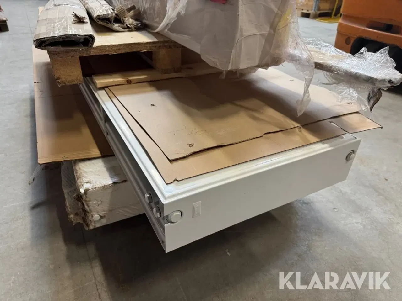 Billede 10 - Radiatorer og konvektor 3 styks og riste