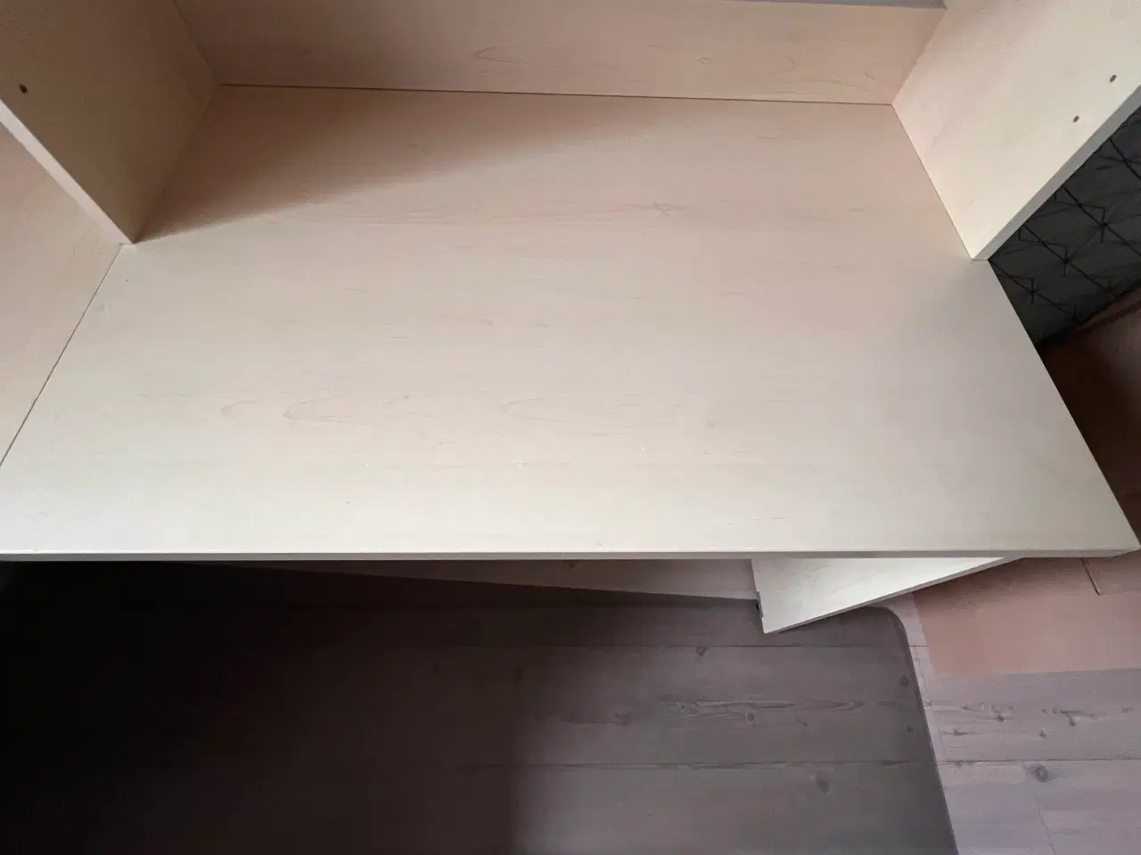 Billede 8 - Hjørneskrivebord med reol