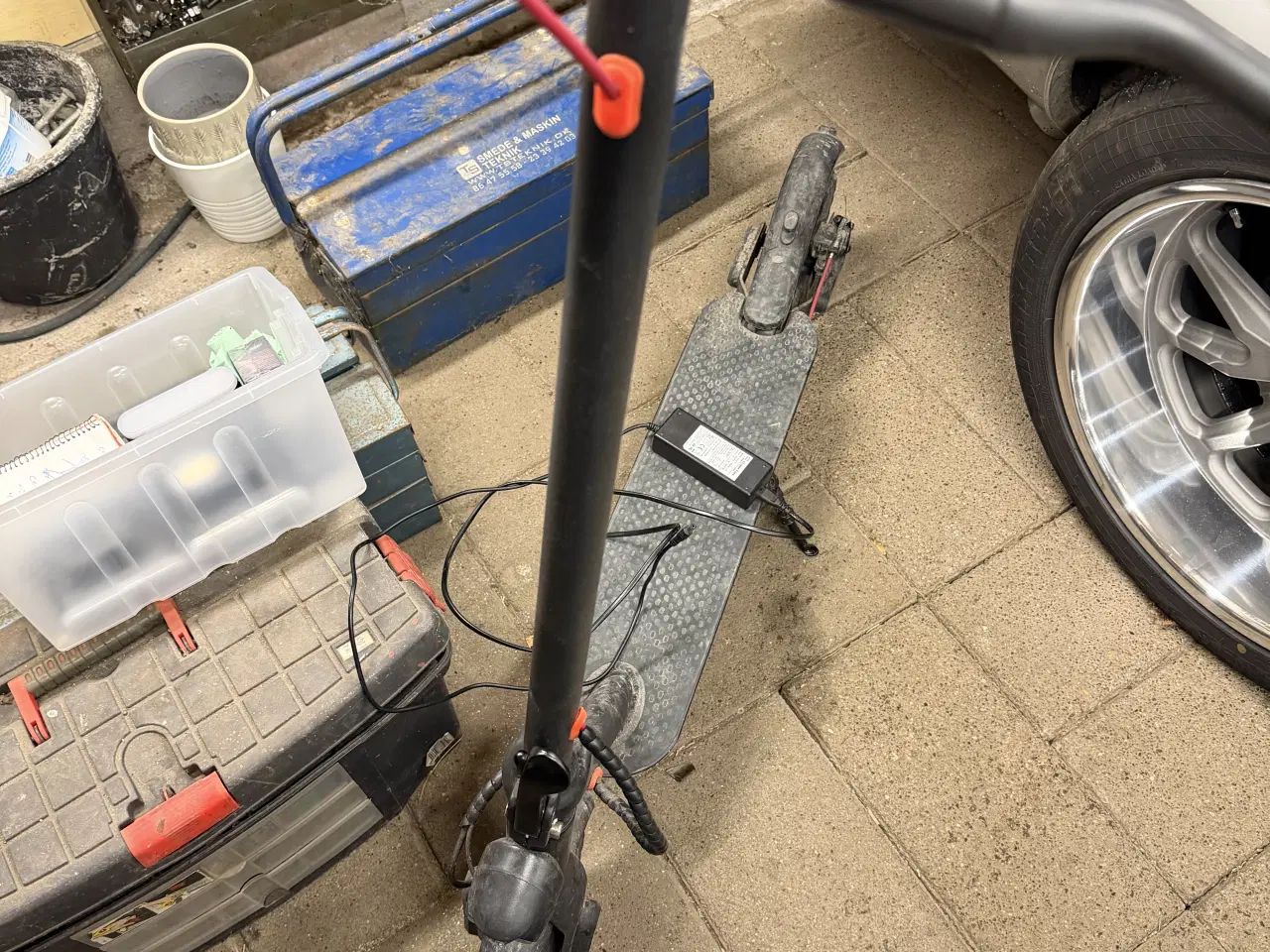 Billede 1 - Elektrisk løbehjul IPX4 sort