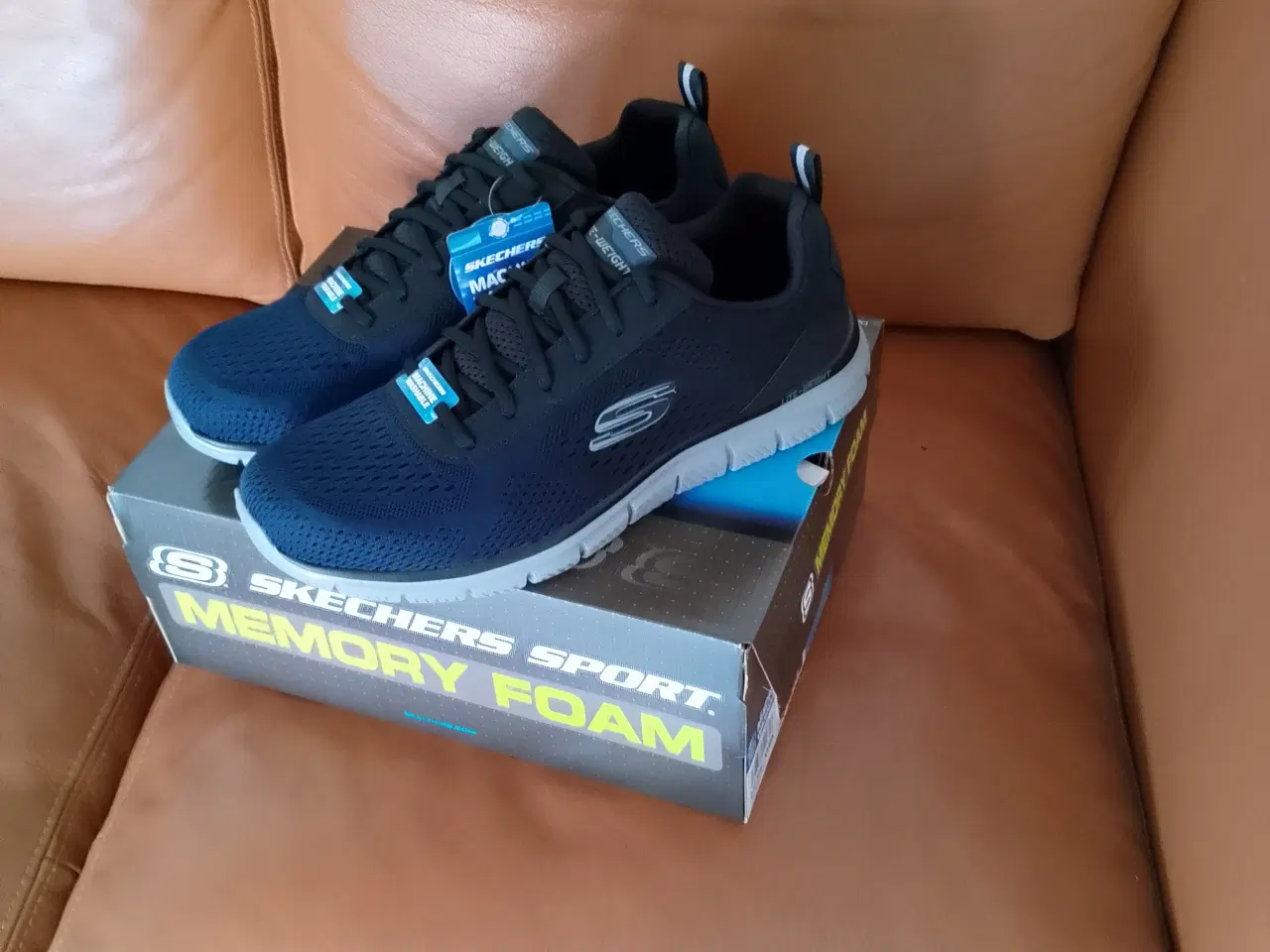 Billede 2 - Sketchers sælges fra konkurs